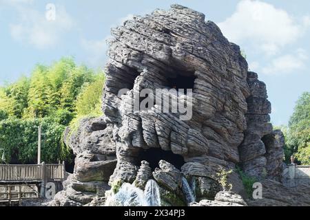PARIGI, FRANCIA - 10 settembre 2014: Skull Rock è l'attrazione dei Pirati dei Caraibi a Disneyland a Parigi Foto Stock