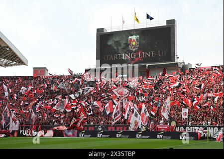 Saitama, Giappone. 20 aprile 2024. I tifosi degli Urawa Reds tifanno il tifo prima della partita di J1 League 2024 tra gli Urawa Red Diamonds 0-1 gamba Osaka al Saitama Stadium 2002 di Saitama, Giappone, 20 aprile 2024. Crediti: AFLO/Alamy Live News Foto Stock