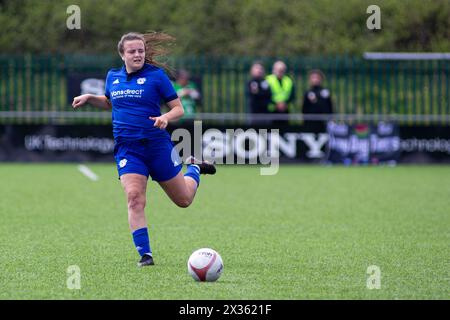 Cardiff si è incontrata contro Cardiff City nella finale di Coppa delle donne gallesi al Bryntirion Park il 24 aprile 2022. Credito: Lewis Mitchell Foto Stock