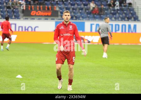 San Pietroburgo, Russia. 24 aprile 2024. Aleksandr Lomovitskiy (9) di Rubin visto durante la partita di calcio della Premier League russa tra Zenit San Pietroburgo e Rubin Kazan alla Gazprom Arena. Punteggio finale; Zenit 0:2 Rubin. (Foto di Maksim Konstantinov/SOPA Images/Sipa USA) credito: SIPA USA/Alamy Live News Foto Stock