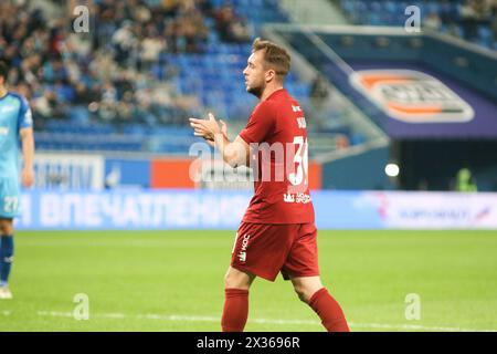 San Pietroburgo, Russia. 24 aprile 2024. Valentin vada (30) di Rubin visto durante la partita di calcio della Premier League russa tra Zenit San Pietroburgo e Rubin Kazan alla Gazprom Arena. Punteggio finale; Zenit 0:2 Rubin. Credito: SOPA Images Limited/Alamy Live News Foto Stock