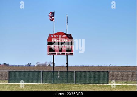 Grand Ridge, Illinois, Stati Uniti. Il tabellone segnapunti a forma di tendone nel campo centrale di Wrigley Field West. Foto Stock