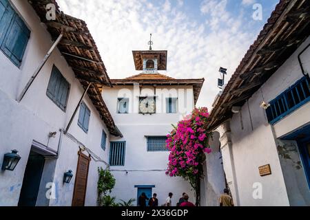 La Jews Street è tra le località storicamente più rilevanti di Fort Kochi. La sinagoga più antica del Commonwealth, fu costruita nel 1568. Foto Stock