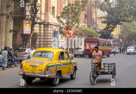 Indien, Westbengalen, Kolkata, Netayi Subat Road, Strassenszene Foto Stock