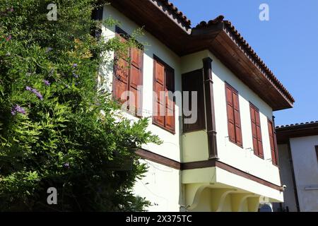 Una casa storica situata nel quartiere Kaleici. La casa fu costruita nell'ultimo periodo dell'Impero Ottomano. Foto Stock