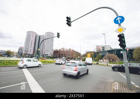 Ein Ampelausfall in der Essener Innenstadt, am Limbecker Platz. *** Un guasto al semaforo nel centro di Essen, a Limbecker Platz Foto Stock