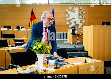 133. PLENARSITZUNG IM Thüringer LANDTAG 25/04/2024 - Erfurt: Der Thüringer Minister für Inneres und Kommunales, Georg Maier SPD. Morire 133. Plenarsitzung des Thüringer Landtags AM 25. Aprile 2024. /                    *** 133 SESSIONE PLENARIA NEL PARLAMENTO STATALE DELLA TURINGIA 25 04 2024 Erfurt il Ministro dell'interno e del governo locale della Turingia, Georg Maier SPD la sessione plenaria 133 del Parlamento statale della Turingia il 25 aprile 2024 Foto Stock