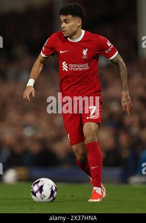 Liverpool, Regno Unito. 24 aprile 2024. Luis Diaz del Liverpool durante la partita di Premier League al Goodison Park, Liverpool. Il credito per immagini dovrebbe essere: Cameron Smith/Sportimage Credit: Sportimage Ltd/Alamy Live News Foto Stock
