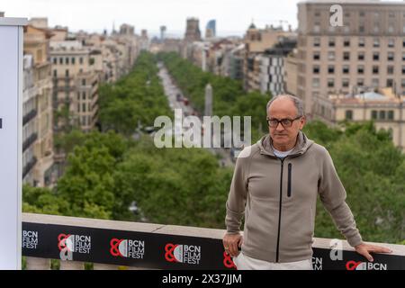 Barcellona, Spagna. 25 aprile 2024. Il Barcelona Film Festival presenta diversi film nell'ambito del festival di Barcellona, con i film "Free Fall, King Peret, Maria Montessori e Jeff Koons: a Private Portrait El Festival de Cine de Barcelona presenta varias pel'culas en el marco del festival barcelons, incluyendo las pel'culas 'Caida libre, El rey Peret, Mar'a Montessori y Jeff Koons: un retrato privado nella foto: pappi corsicato News entertainment - Barcellona, Spagna giovedì 25 aprile 2024 (foto di Eric Renom/LaPresse) crediti: LaPresse/Alamy Live News Foto Stock