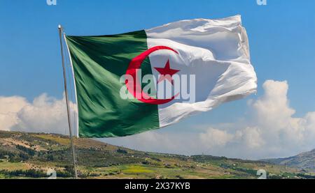 Die Fahne von Algerien lusinghiero im Wind Foto Stock