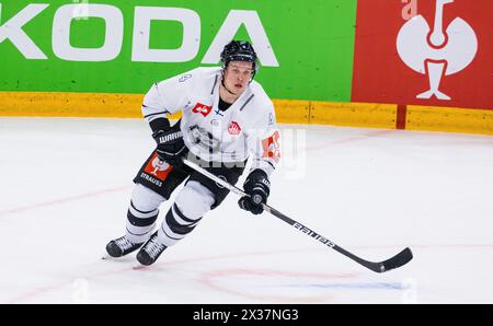 TPS Turku Verteidiger #4 Aleksi Anttalainen während dem Champions Hockey League Spiel gegen den EV Zug. (Zugo, Schweiz, 10.09.2022) Foto Stock