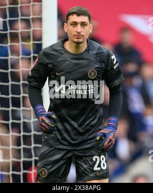 Londra, Regno Unito. 20 aprile 2024 - Manchester City vs Chelsea - semifinale di fa Cup - Wembley. Il portiere del Chelsea Djordje Petrovic in azione. Crediti immagine: Mark Pain / Alamy Live News Foto Stock