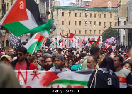 Manifestazione antifascista e solidale per il popolo palestinese a Napoli, Italia Foto Stock