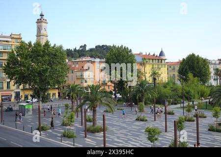 NIZZA, FRANCIA - 24 giugno 2016: Parco Esplanade de la Bourgada, la struttura abitativa della città è di 340.000 persone Foto Stock