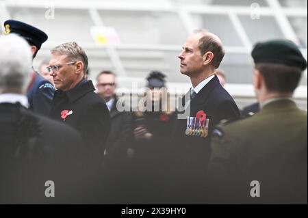 Londra, Regno Unito. 25 aprile 2024. Il Principe Edoardo, il Duca di Edimburgo, sta partecipando alla cerimonia ANZAC Day al Cenotaph. (Foto di Robin Pope/NurPhoto) credito: NurPhoto SRL/Alamy Live News Foto Stock