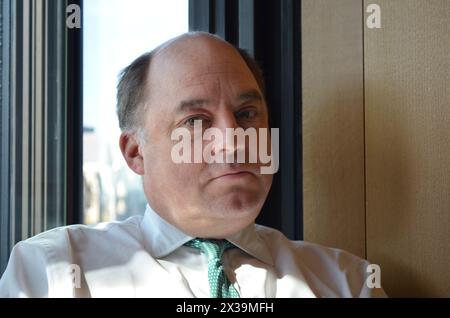 Londra, Regno Unito. 25 aprile 2024. Ben Wallace, ex ministro della difesa britannico, in un'intervista con la dpa. Crediti: Christoph Meyer/dpa/Alamy Live News Foto Stock