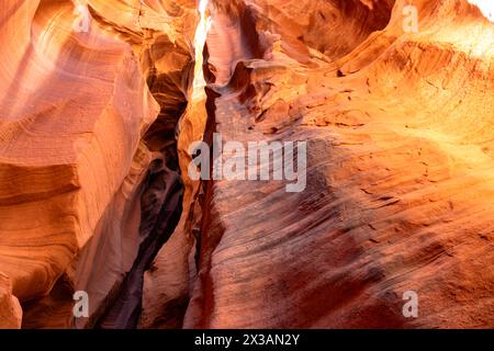 Bellissimi e colorati slot Canyon dell'Antelope Canyon X. Foto Stock