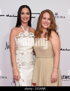 Beverly Hills, Stati Uniti. 25 aprile 2024. Arrivo al pranzo di primavera dei colleghi e all'Oscar de la Renta Fashion Show tenutosi al Beverly Wilshire Hotel il 25 aprile 2024 a Beverly Hills, California. © Lisa OConnor/AFF-USA.com credito: AFF/Alamy Live News Foto Stock