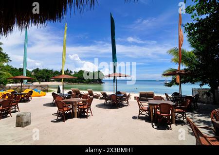 Il resort Blue Corals sul fronte spiaggia nell'Isola di Malapascua, Visayas centrale, nelle Filippine. Foto Stock