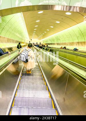 Scala mobile presso la Grand Central Station, la stazione ferroviaria principale di New York, Midtown Manhattan, New York City, USA Foto Stock