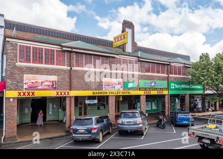 Il Barron Valley Hotel, costruito in stile Art Deco nel 1941, è stato progettato dagli architetti Hill e Taylor di Cairns Foto Stock