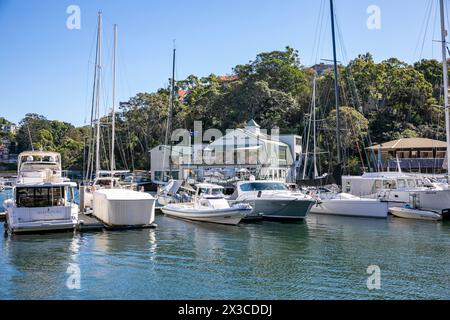 Mosman Rowers club a Mosman Bay, aperto nel 1911 e uno dei club sportivi più antichi di Sydney, Sydney, NSW, Australia, con Mosman Marina Foto Stock