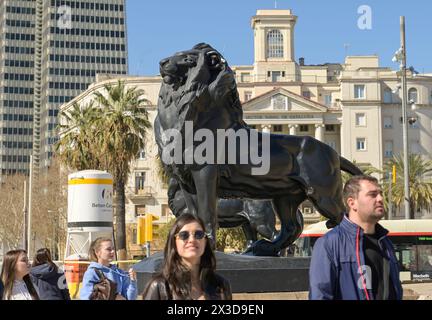 Bronzelöwen, Monumento a Colom, Barcellona, Katalonien, spagnolo Foto Stock