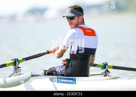 SEGHEDINO, UNGHERIA - APRILE 25: David Zeelenberg dei Paesi Bassi durante il giorno 2 dei Campionati europei 2024 di canottaggio al Centro Olimpico Nazionale di canottaggio e canottaggio di Seghedino il 25 aprile 2024 a Seghedino, Ungheria. (Foto di Nikola Krstic/BSR Agency) Foto Stock