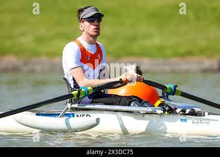SEGHEDINO, UNGHERIA - APRILE 25: David Zeelenberg dei Paesi Bassi durante il giorno 2 dei Campionati europei 2024 di canottaggio al Centro Olimpico Nazionale di canottaggio e canottaggio di Seghedino il 25 aprile 2024 a Seghedino, Ungheria. (Foto di Nikola Krstic/BSR Agency) Foto Stock