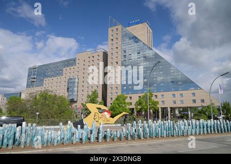 Estrel Hotel, Sonnenallee Neukölln, Berlino, Deutschland Foto Stock