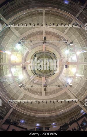 MOSCA - APR 7, 2017: Soffitto nello stadio Megasport, la costruzione dello stadio è stata completata nel 2006, il numero di posti a sedere è 14 mila Foto Stock