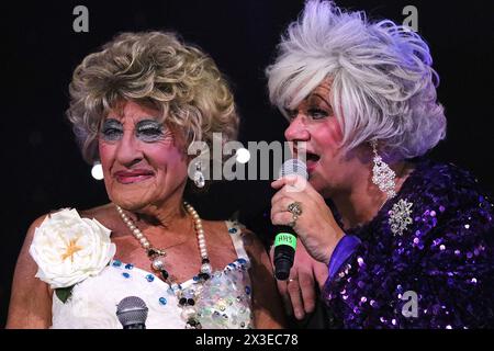 Brighton Drag Queen Miss Jason attore, comico, drag artist, pantomima dame vero nome Jason Sutton. Purtroppo è morto il 22 aprile 2024. Foto Stock