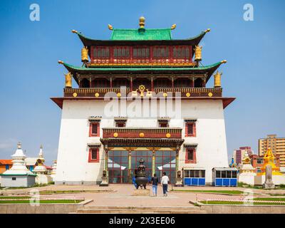 Il Gandantegchinlen o Monastero Gandan è uno stile cinese buddista tibetana monastero nella capitale mongola di Ulaanbaatar Foto Stock