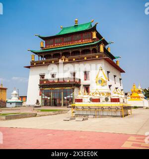 Il Gandantegchinlen o Monastero Gandan è uno stile cinese buddista tibetana monastero nella capitale mongola di Ulaanbaatar Foto Stock