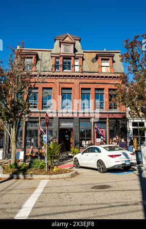 Giudice Roy Bean Saloon, State Street, Bristol, Rhode Island Foto Stock