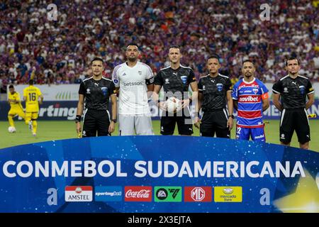 Fortaleza, Brasile. 26 aprile 2024. CE - FORTALEZA - 04/25/2024 - COPPA SUDAMERICANA 2024, FORTALEZA x BOCA JUNIORS - (FILE) Wilmar Roldan arbitro della partita tra Fortaleza e Boca Juniors per la Copa Sudamericana 2024 allo stadio Arena Castelao di Fortaleza (CE), questo giovedì (25). Foto: Marlon Costa/AGIF credito: AGIF/Alamy Live News Foto Stock