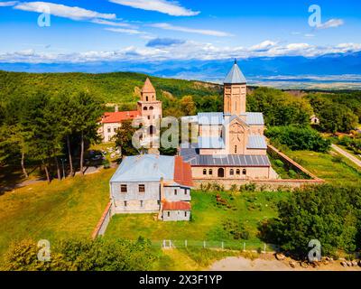 Vista panoramica aerea del nuovo monastero di Shuamta o del complesso del monastero di Akhali Shuamta a Kakheti. Kakheti è una regione della Georgia orientale con Telavi Foto Stock