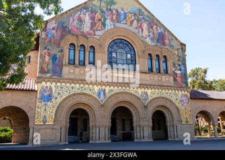 Fotografia della Jane Stanford Memorial Church nel campus della John Leland Junior Stanford University in una splendida giornata primaverile. Foto Stock