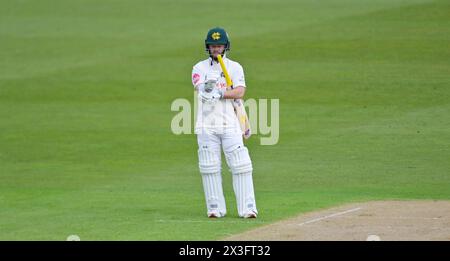 Birmingham, Regno Unito. 26 aprile 2024. Ben Duckett del Nottinghamshire durante il Vitality County Championship Division One match tra Warwickshire e Nottinghamshire a Edgbaston 26 - aprile -2024 Birmingham, Inghilterra Credit: PATRICK ANTHONISZ/Alamy Live News Foto Stock