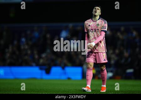 LONDRA, Regno Unito - 26 aprile 2024: Joel Piroe del Leeds United reagisce durante la partita del campionato EFL tra il Queens Park Rangers FC e il Leeds United al Loftus Road Stadium (credito: Craig Mercer/ Alamy Live News) Foto Stock