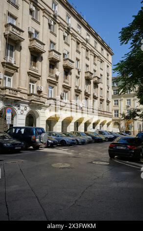 Bulgaria, Sofia; 22 settembre 2023, facciata del vecchio edificio in centro - EDITORIALE Foto Stock