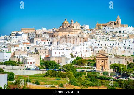 Vista panoramica di Ostuni (città Bianca). Puglia, Italia. Foto Stock