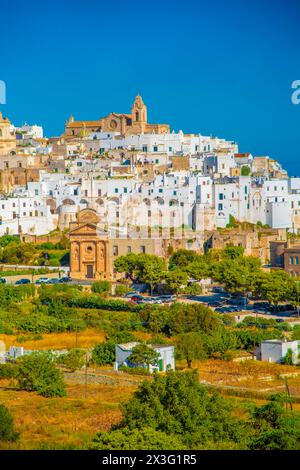 Vista panoramica di Ostuni (città Bianca). Puglia, Italia. Foto Stock