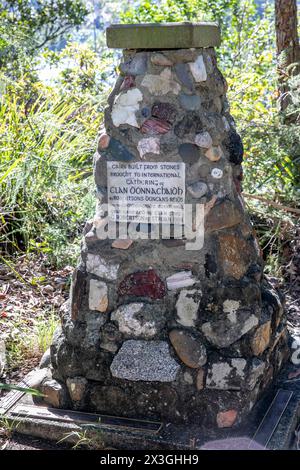 Cairn dei membri del Clan Donnachaidh commemora il bicentenario dell'insediamento europeo in Australia nel 1988 arrivo della prima flotta, Cremorne, Sydney Foto Stock