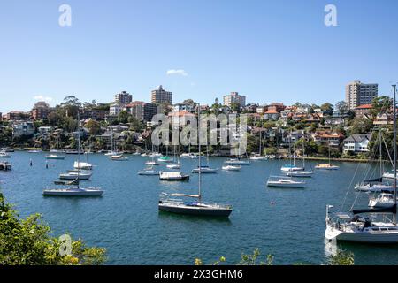 Mosman Bay sulla costa nord inferiore di Sydney, baia portuale con barche e yacht ormeggiati nella baia, Sydney, NSW, Australia Foto Stock