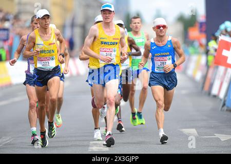 Archie Casteel (Svezia), Maxim Raileanu (Moldavia), Linus Rosdal (Svezia). Maratona maschile. Campionati europei di Monaco 2022. Foto Stock