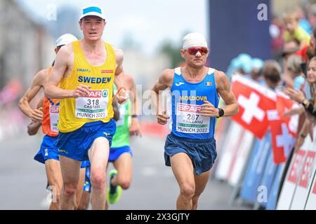 Archie Casteel (Svezia), Maxim Raileanu (Moldavia). Maratona maschile. Campionati europei di Monaco 2022. Foto Stock