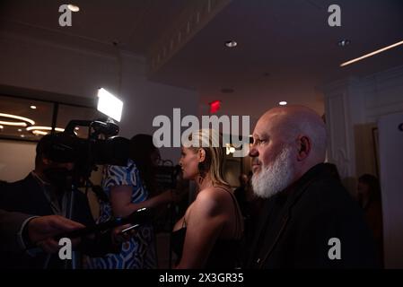 David Cross partecipa alla cena di beneficenza "Right to Bear Arts" della Creative Coalition presso il Madison Hotel a Washington DC il 26 aprile 2024. (Foto di Annabelle Gordon/Sipa USA) credito: SIPA USA/Alamy Live News Foto Stock