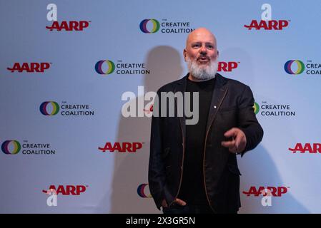 David Cross partecipa alla cena di beneficenza "Right to Bear Arts" della Creative Coalition presso il Madison Hotel a Washington DC il 26 aprile 2024. (Foto di Annabelle Gordon/Sipa USA) credito: SIPA USA/Alamy Live News Foto Stock