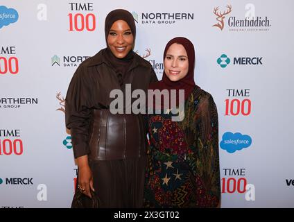 NEW YORK, NEW YORK - APRILE 25: (L-R) Ibtihaj Muhammad e Alaa Murabit partecipano al Time100 Gala del 2024 al Lincoln Center il 25 aprile 2024 a New York. Foto: Jeremy Smith/imageSPACE Foto Stock